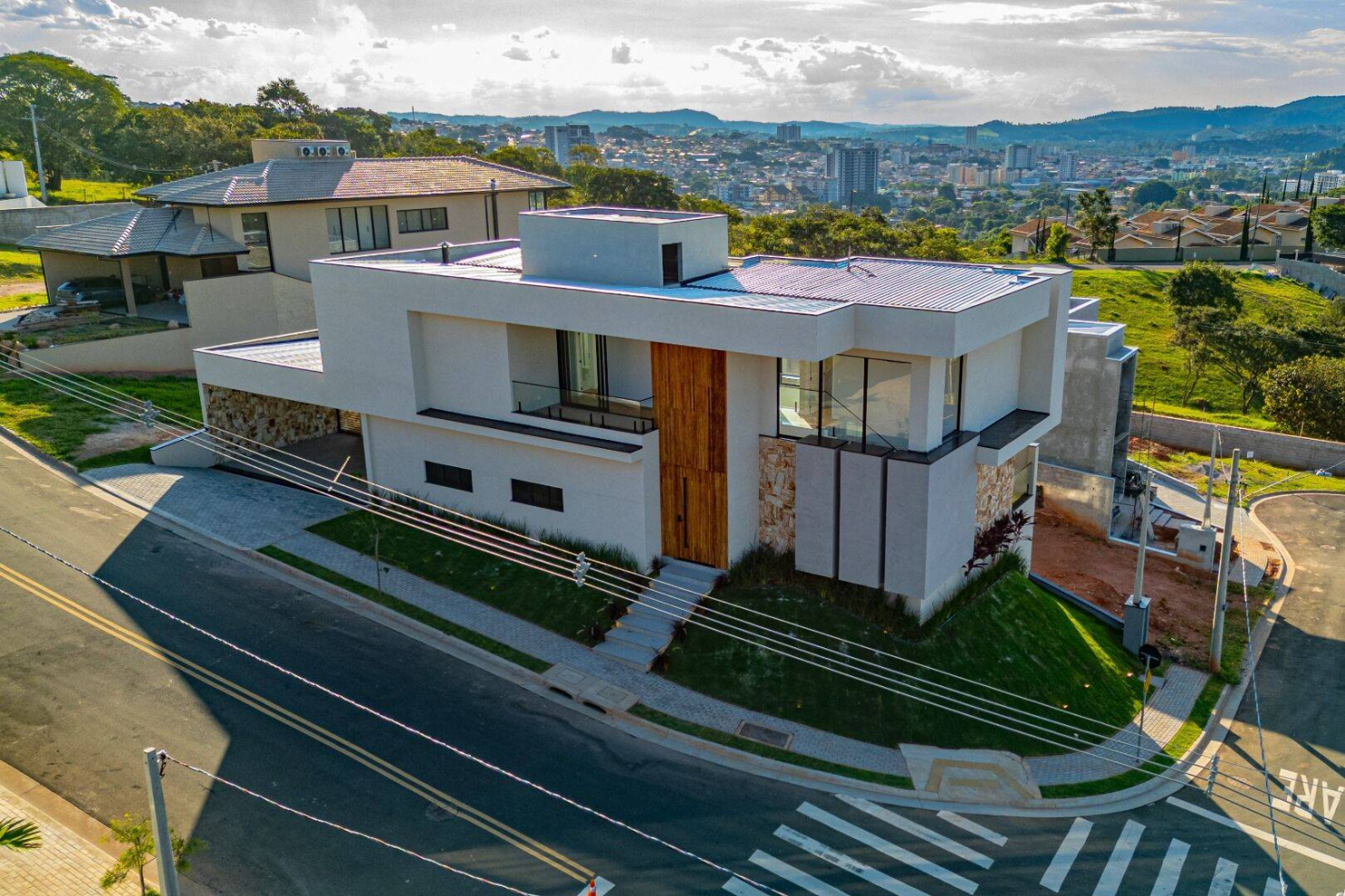 Casa, 4 quartos, 295 m² - Foto 2