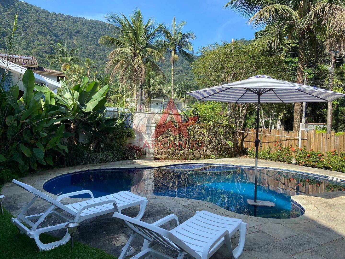 Casa, 4 quartos, 282 m² - Foto 2
