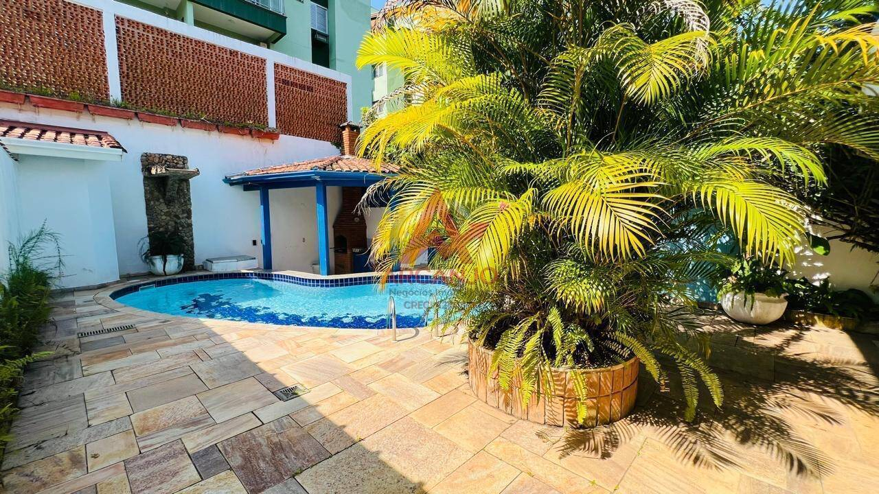Casa, 4 quartos, 258 m² - Foto 29