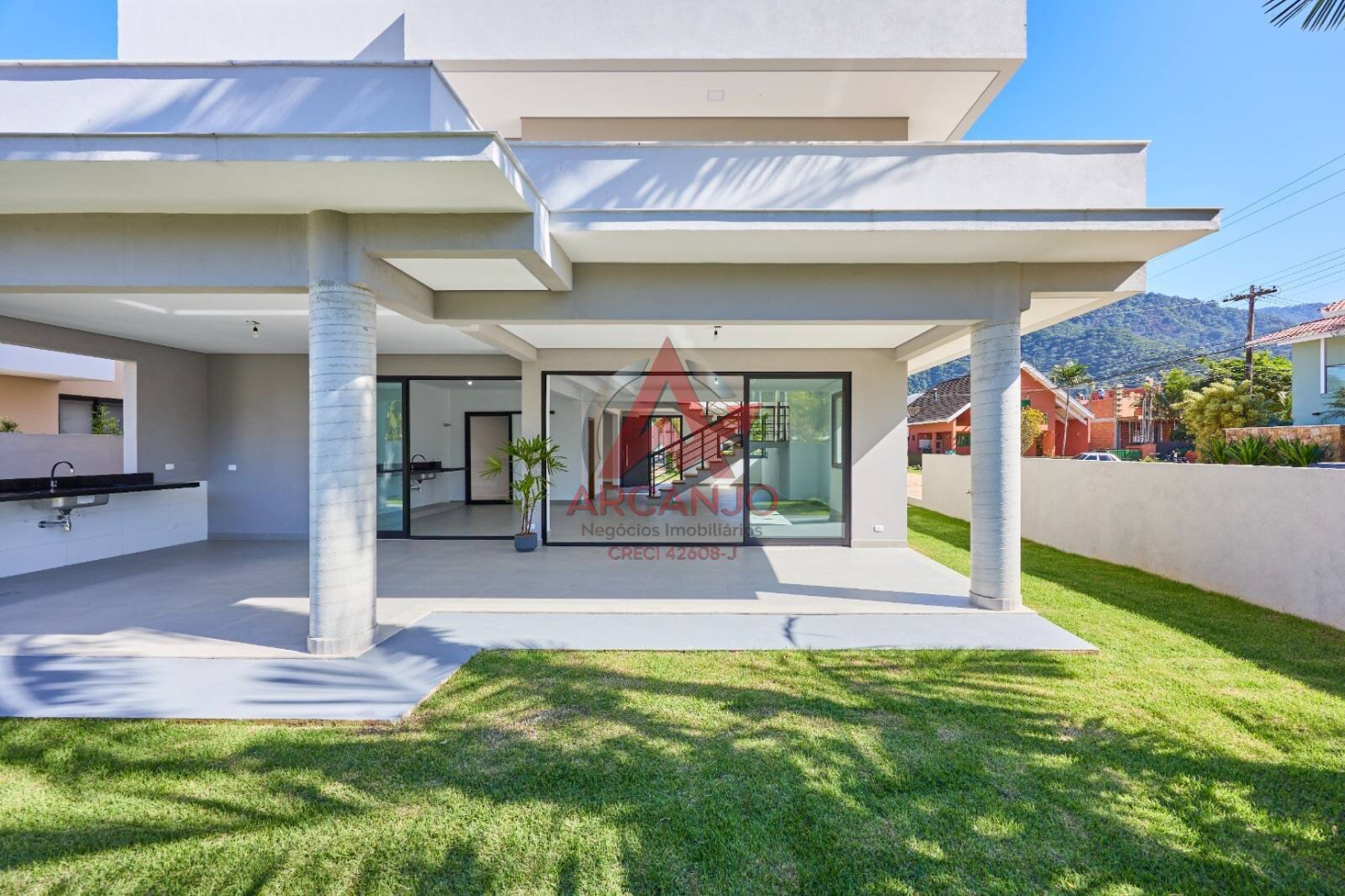 Casa, 4 quartos, 270 m² - Foto 1