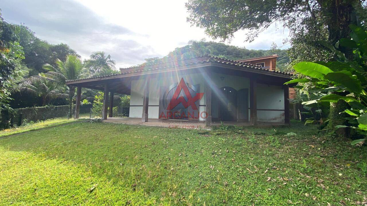 Casa, 4 quartos, 180 m² - Foto 1