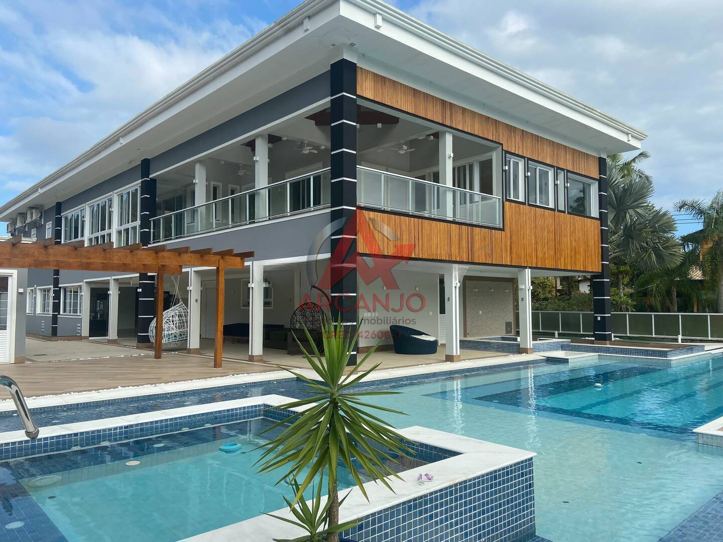 Casa, 7 quartos, 1500 m² - Foto 1
