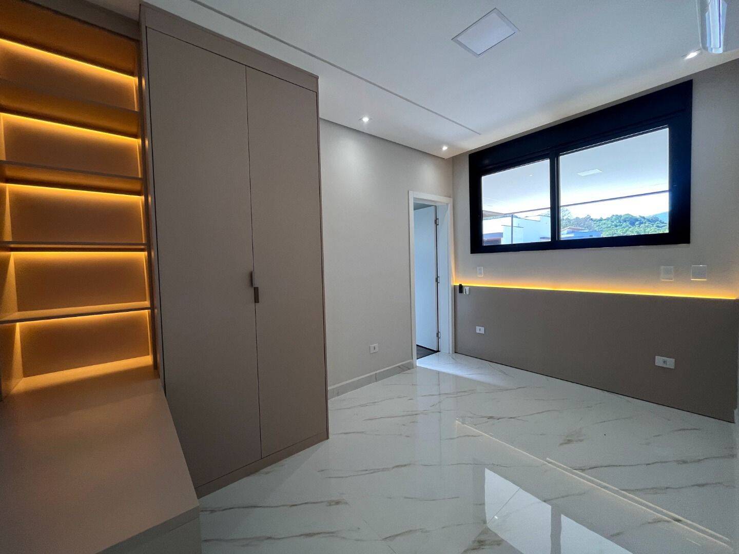 Casa, 4 quartos, 360 m² - Foto 19