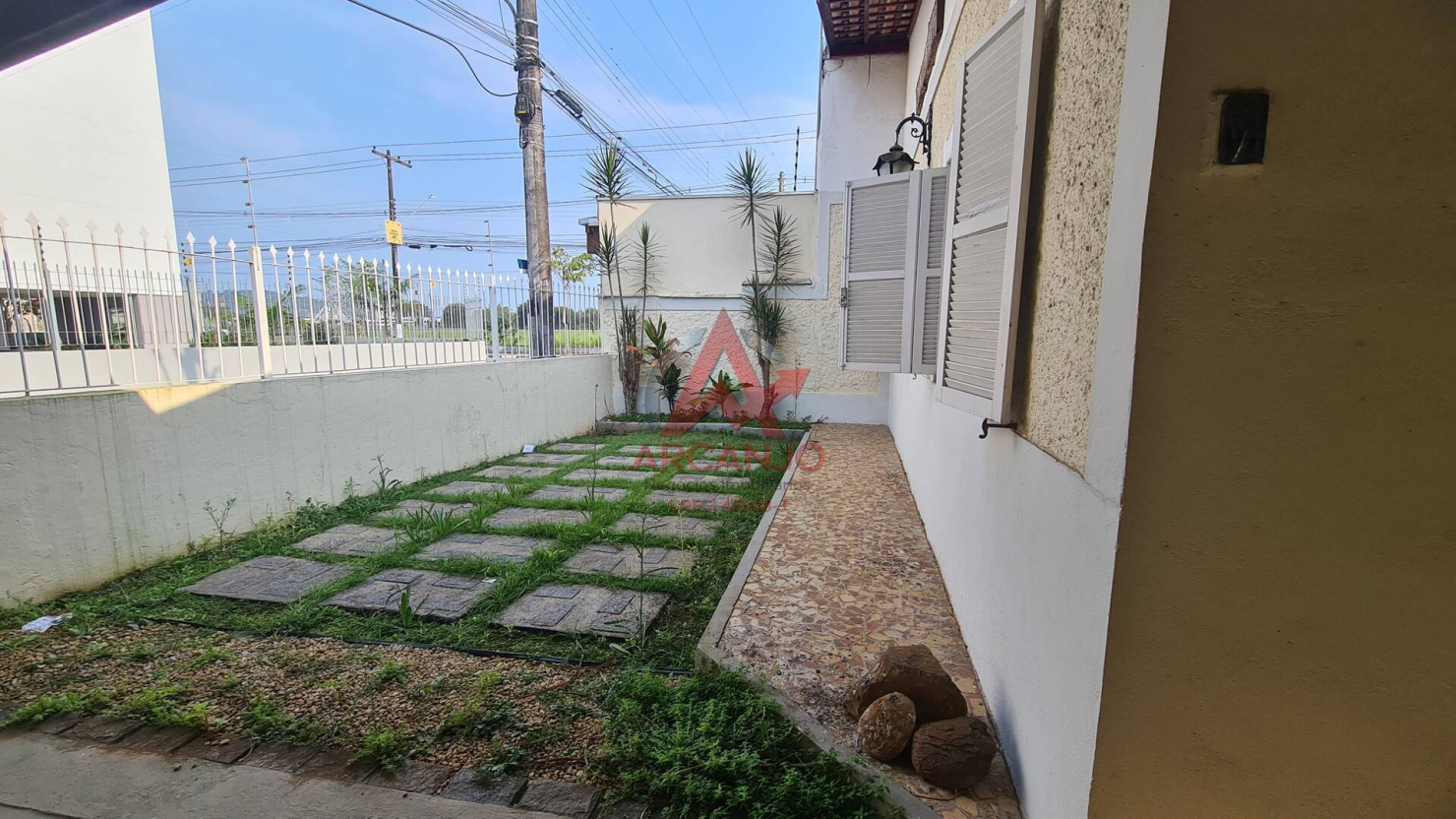 Casa, 4 quartos, 180 m² - Foto 1