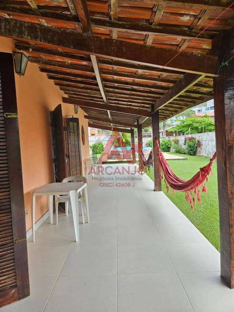 Casa, 5 quartos, 244 m² - Foto 1