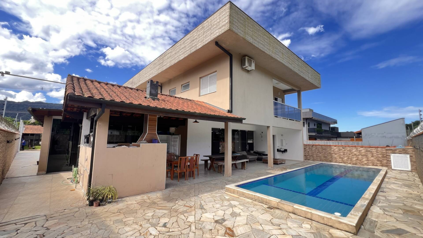 Casa, 4 quartos, 600 m² - Foto 1