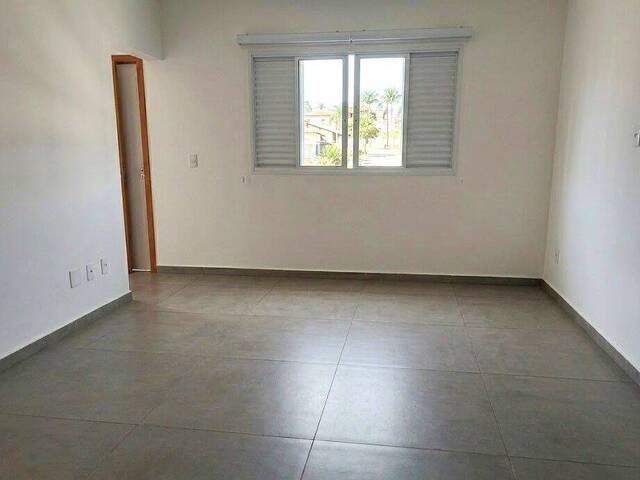 Casa para Venda em Atibaia - 4