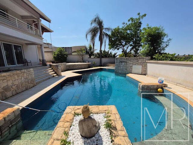 Casa para Venda em Atibaia - 2