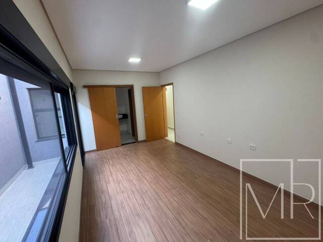 Casa para Venda em Atibaia - 3