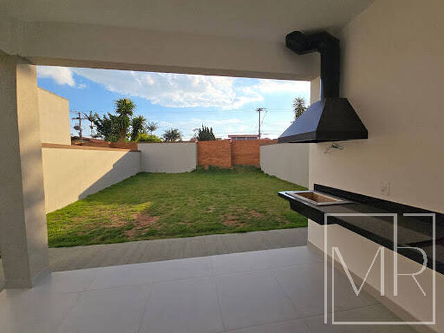 Casa para Venda em Atibaia - 3