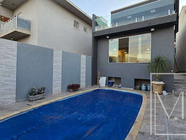 Casa para Venda em Atibaia - 2