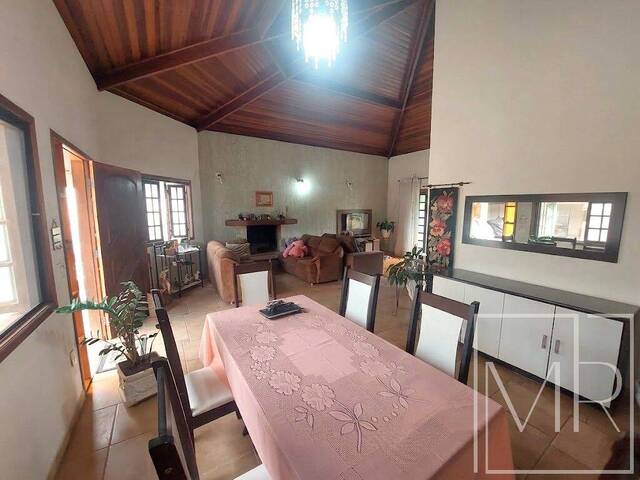 Casa para Venda em Atibaia - 3