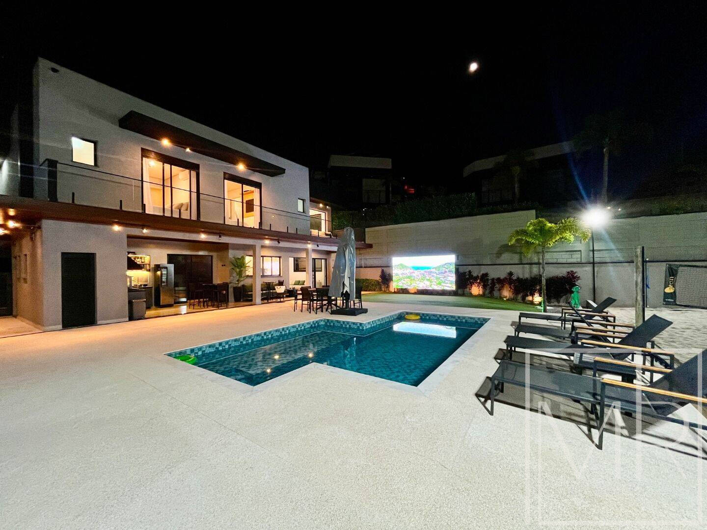 Casa, 5 quartos, 309 m² - Foto 1