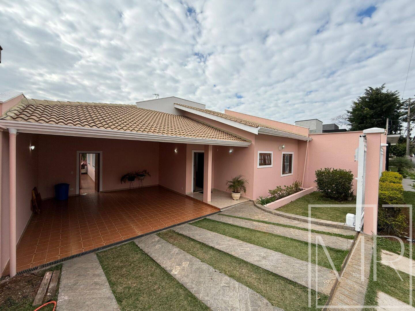 Casa, 3 quartos, 316 m² - Foto 1