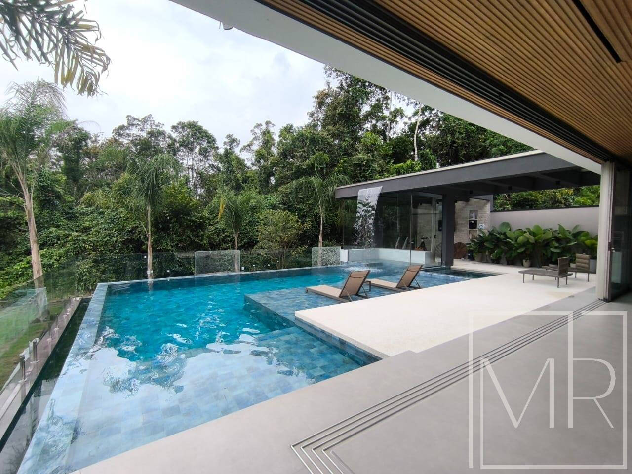 Casa, 7 quartos, 618 m² - Foto 1