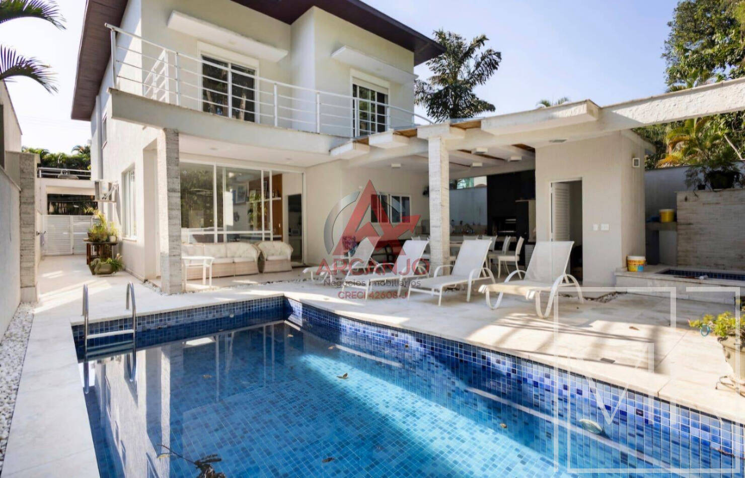 Casa, 6 quartos, 326 m² - Foto 1