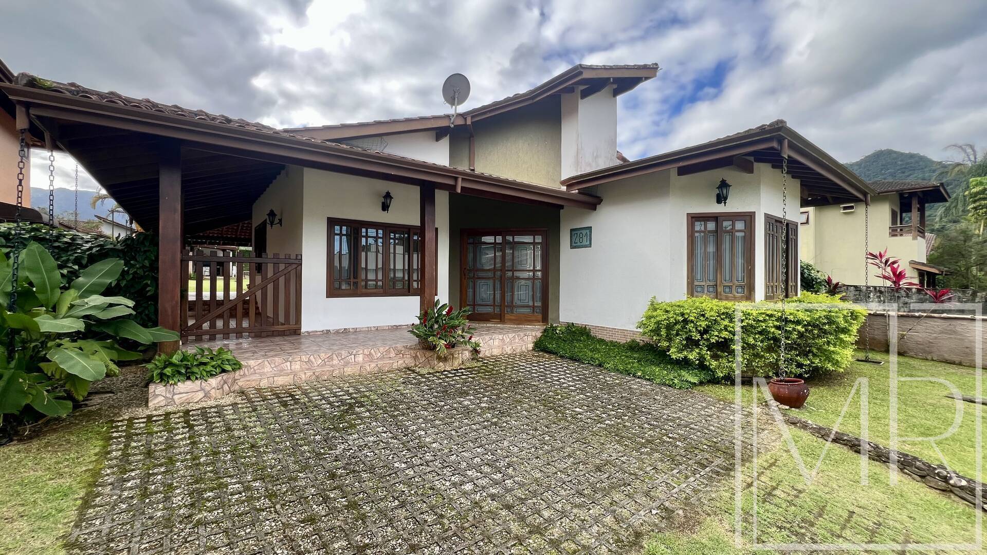 Casa, 4 quartos, 170 m² - Foto 1