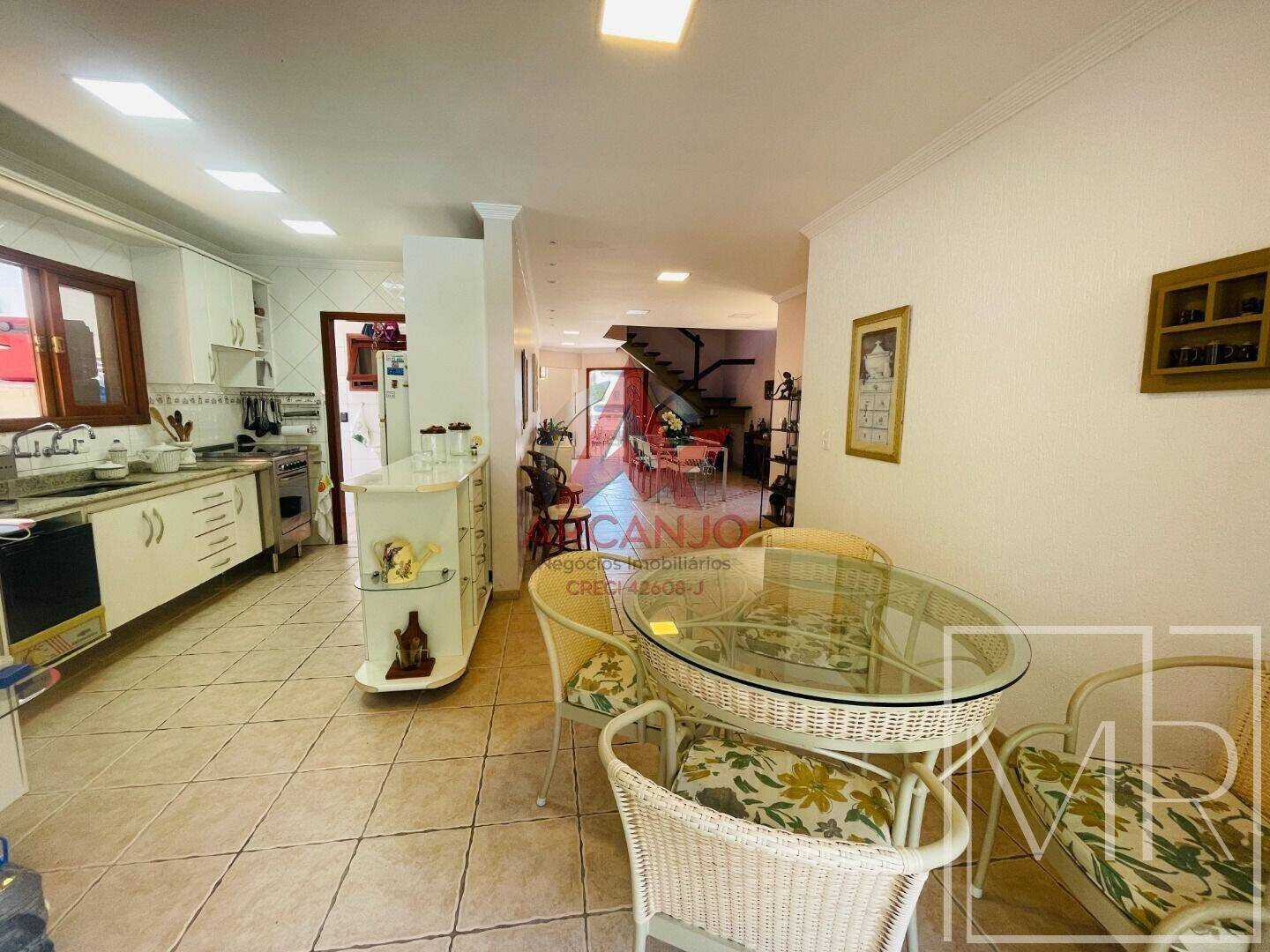 Casa, 3 quartos, 300 m² - Foto 9