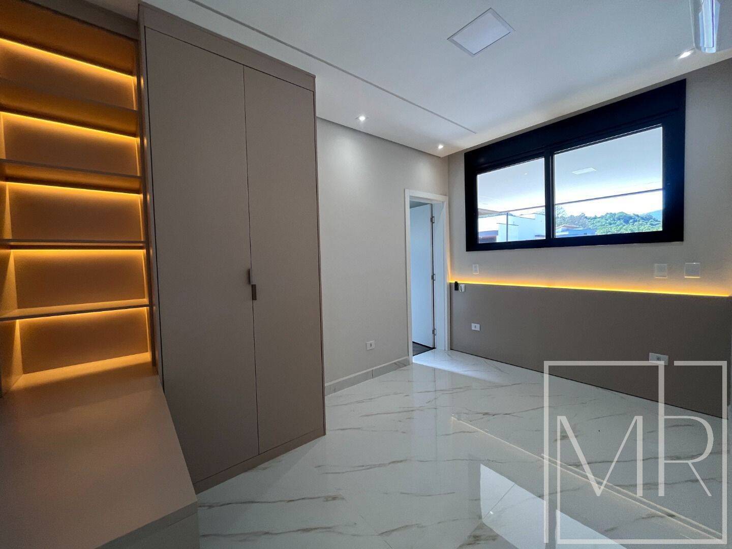 Casa, 4 quartos, 300 m² - Foto 19
