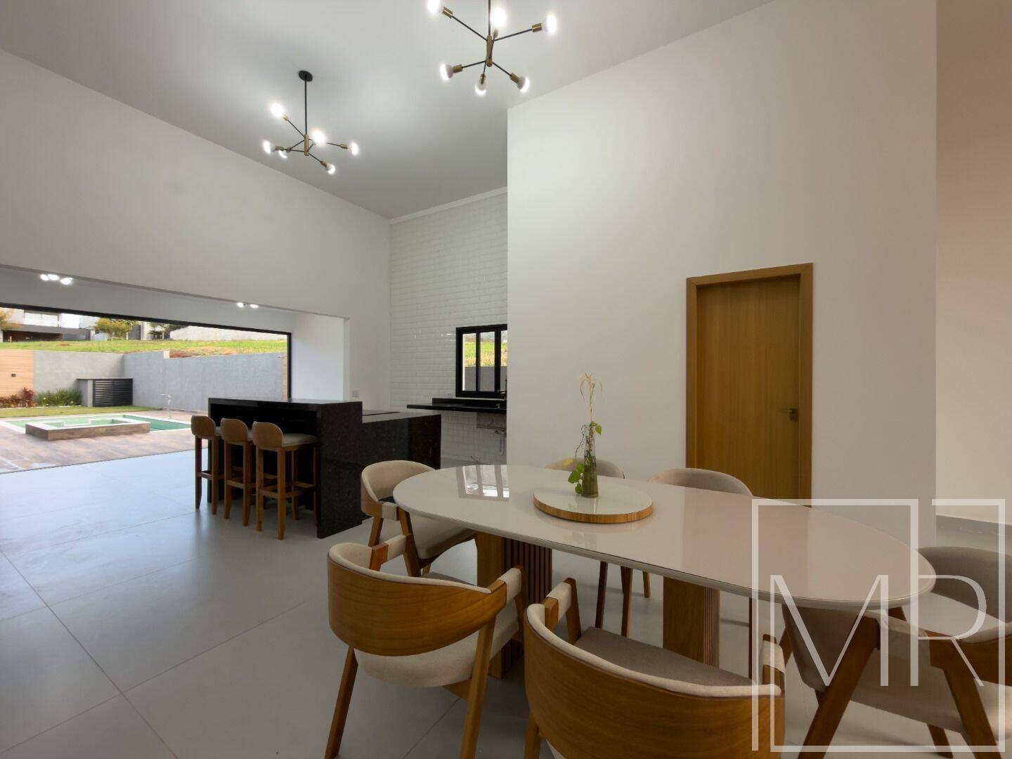 Casa, 4 quartos, 260 m² - Foto 1