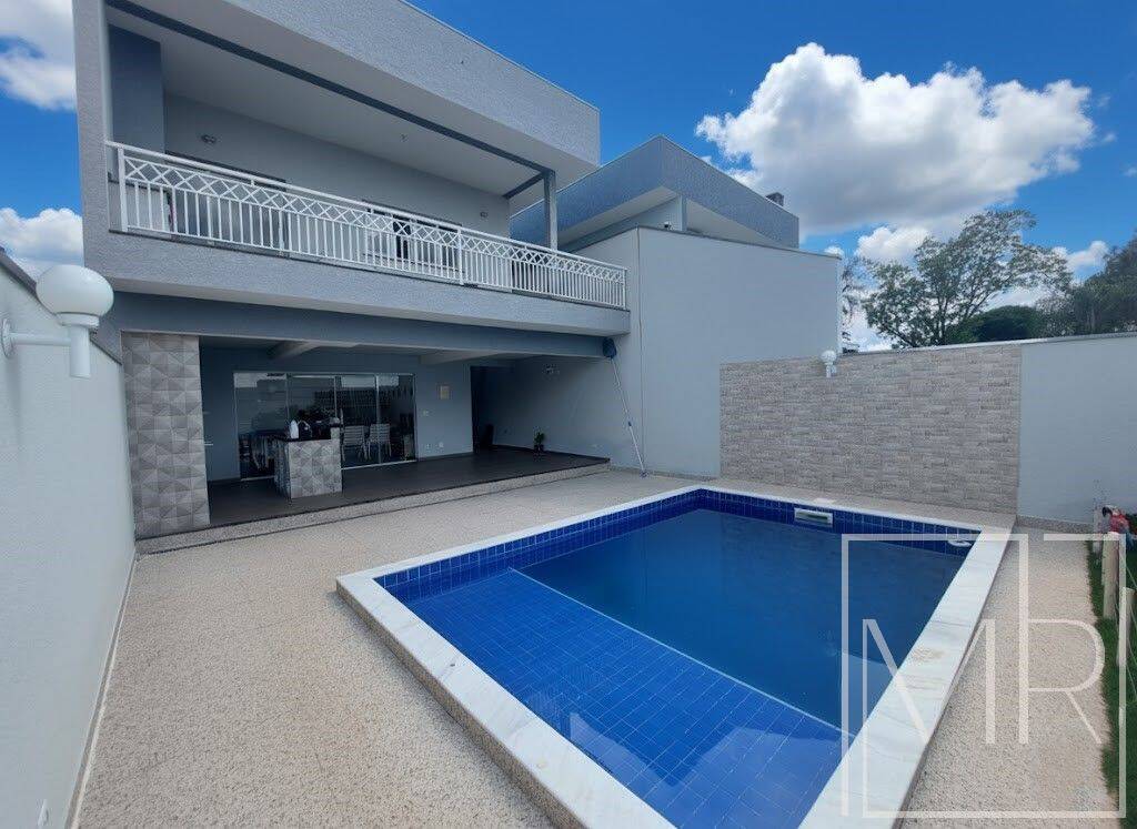 Casa, 3 quartos, 255 m² - Foto 1