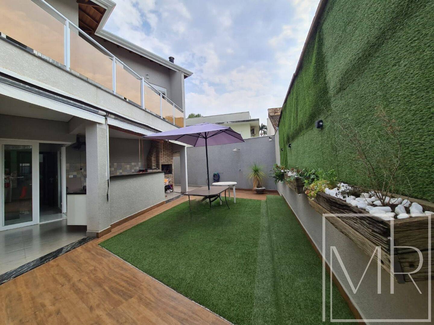 Casa, 4 quartos, 250 m² - Foto 1
