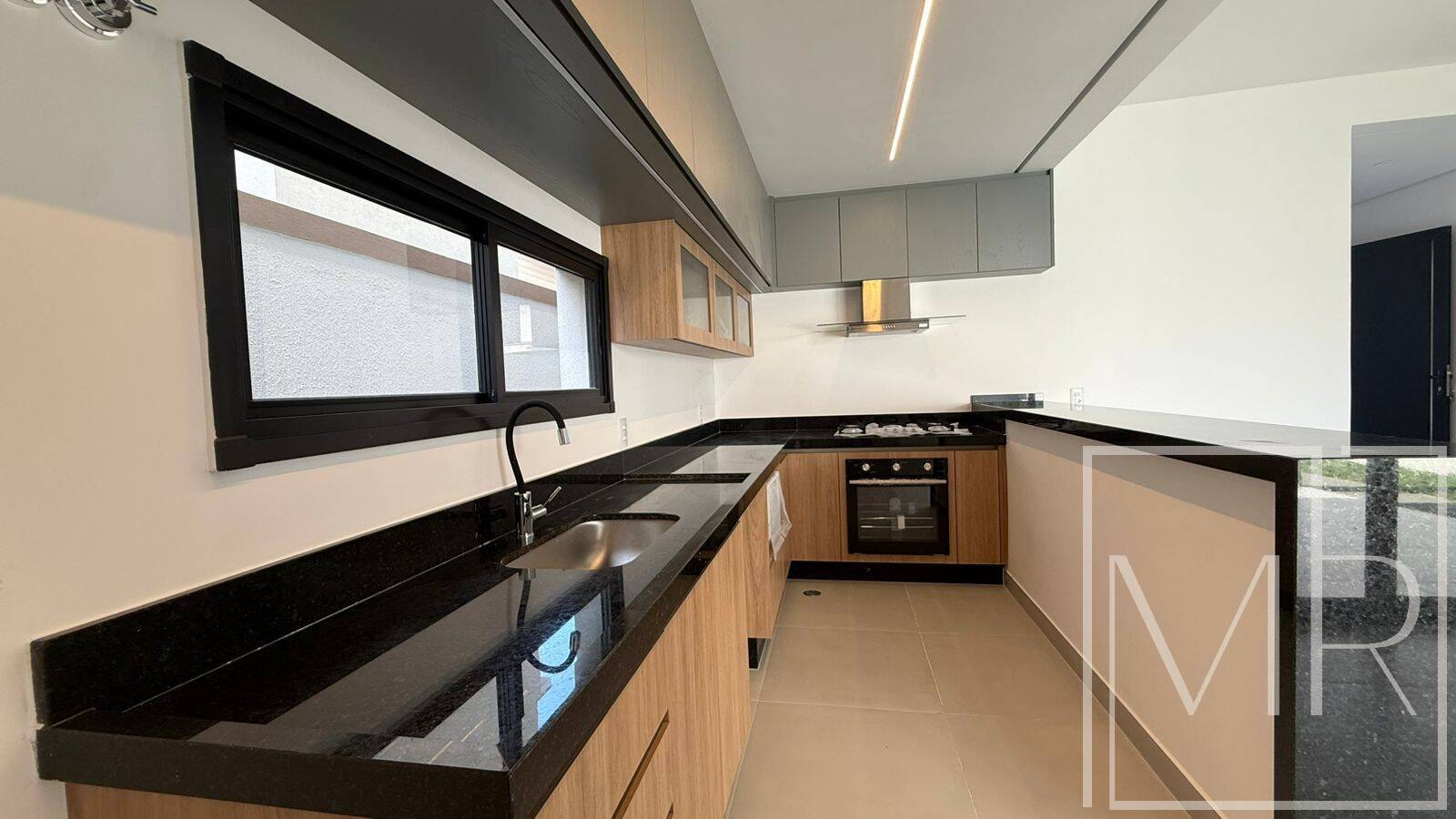 Casa, 3 quartos, 198 m² - Foto 3