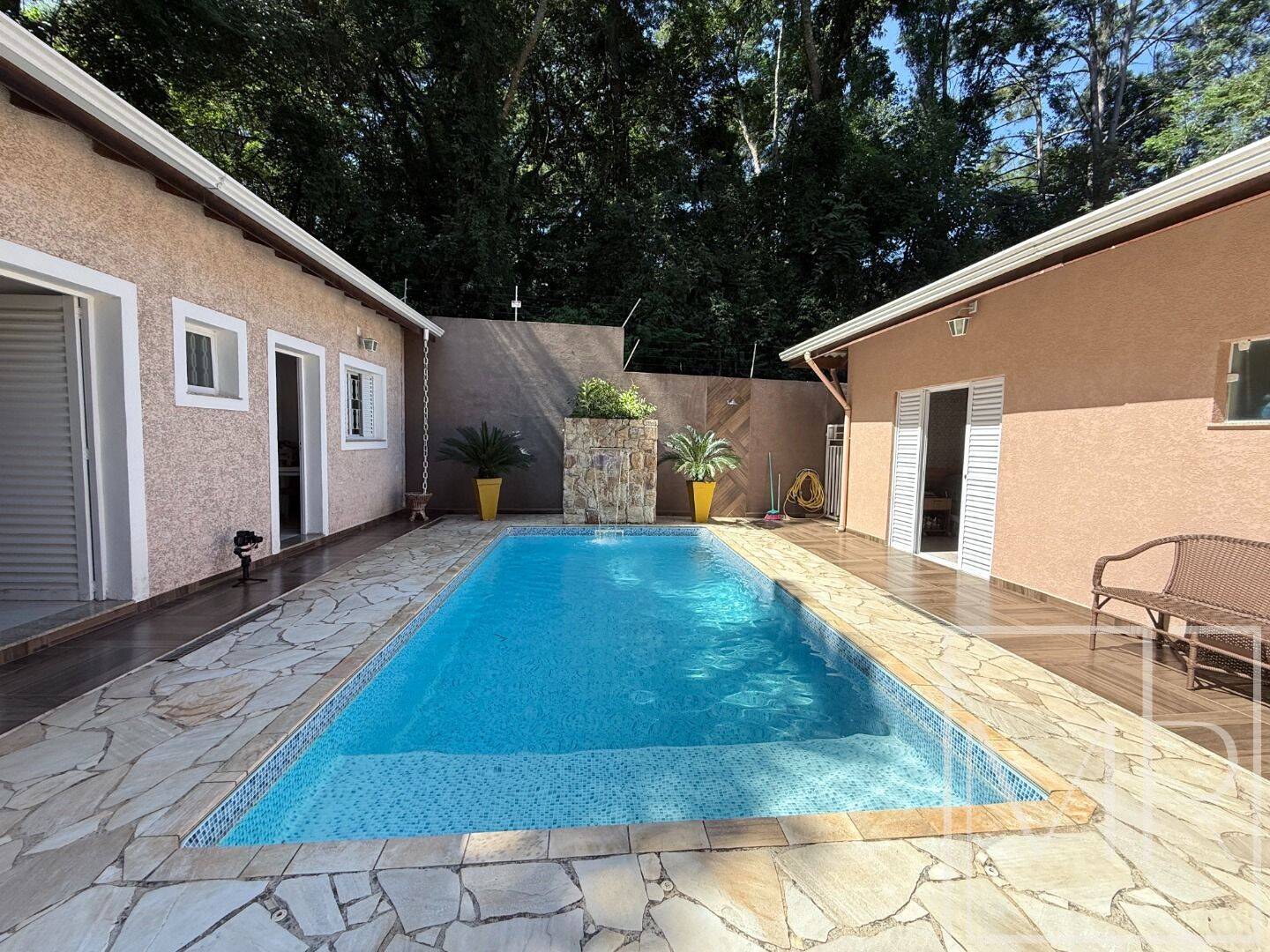 Casa, 5 quartos, 263 m² - Foto 1