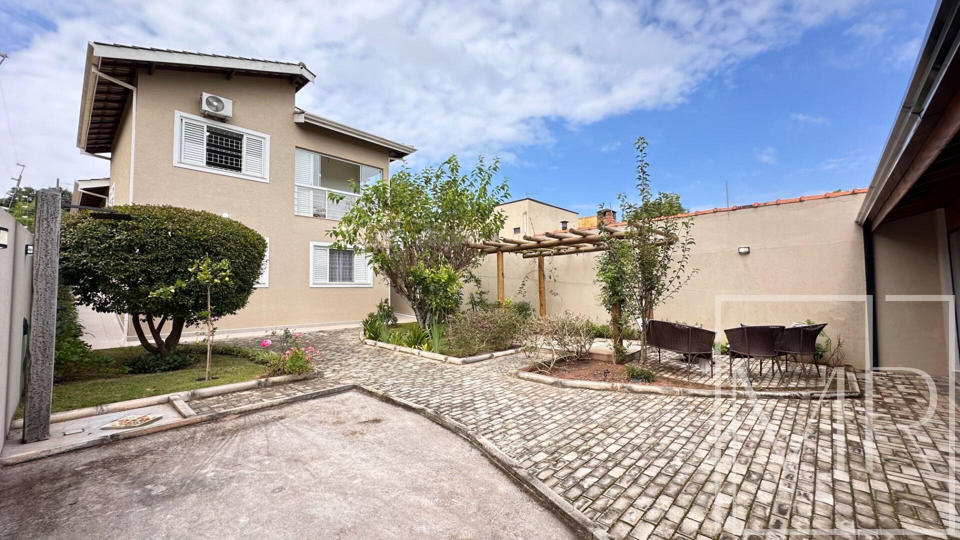 Casa, 3 quartos, 250 m² - Foto 1