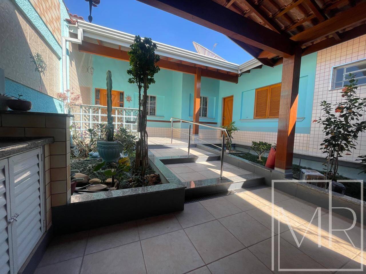 Casa, 2 quartos, 200 m² - Foto 1