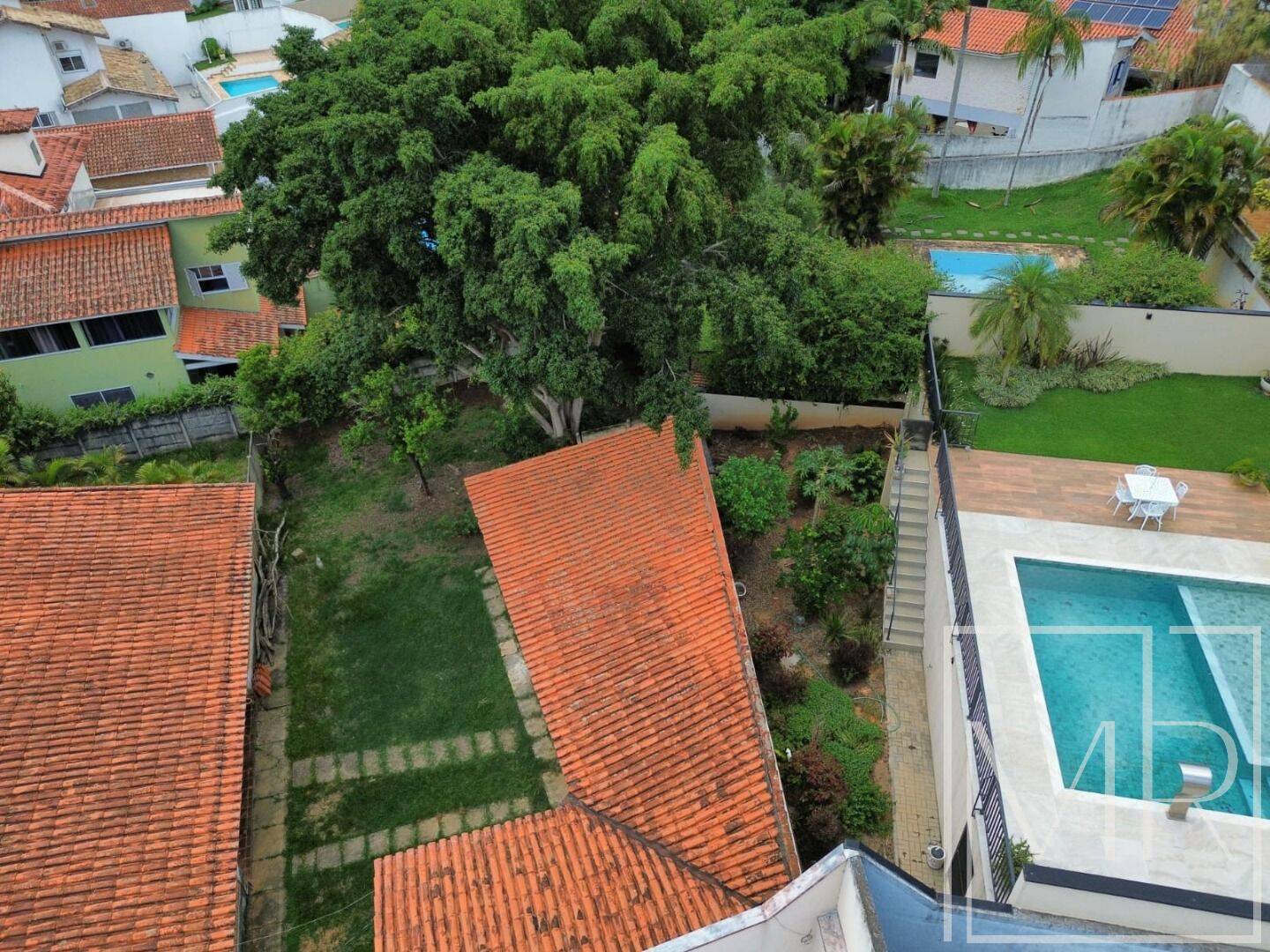 Casa, 4 quartos, 258 m² - Foto 2