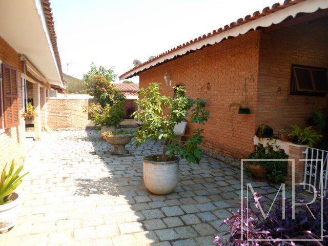Casa, 5 quartos, 428 m² - Foto 1