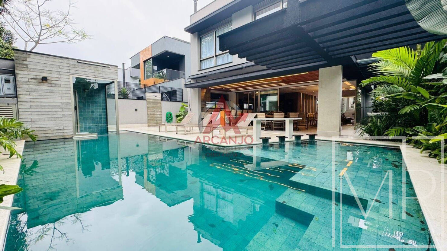 Casa, 6 quartos, 334 m² - Foto 1