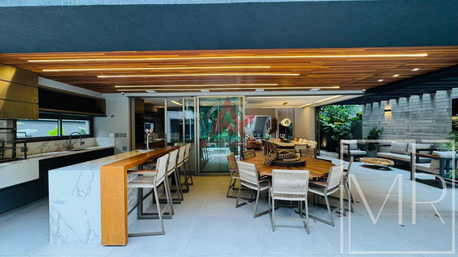 Casa, 6 quartos, 334 m² - Foto 6