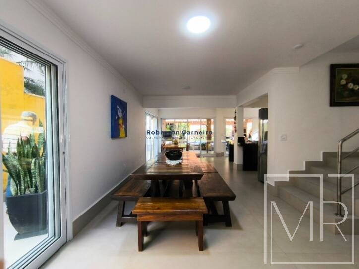 Casa, 6 quartos, 208 m² - Foto 3