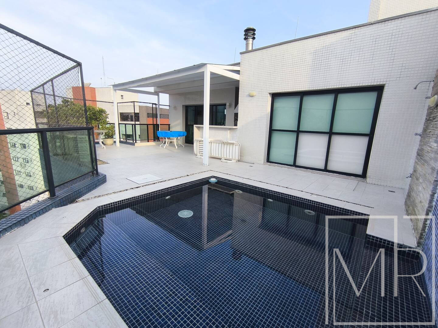 Cobertura, 3 quartos, 227 m² - Foto 1