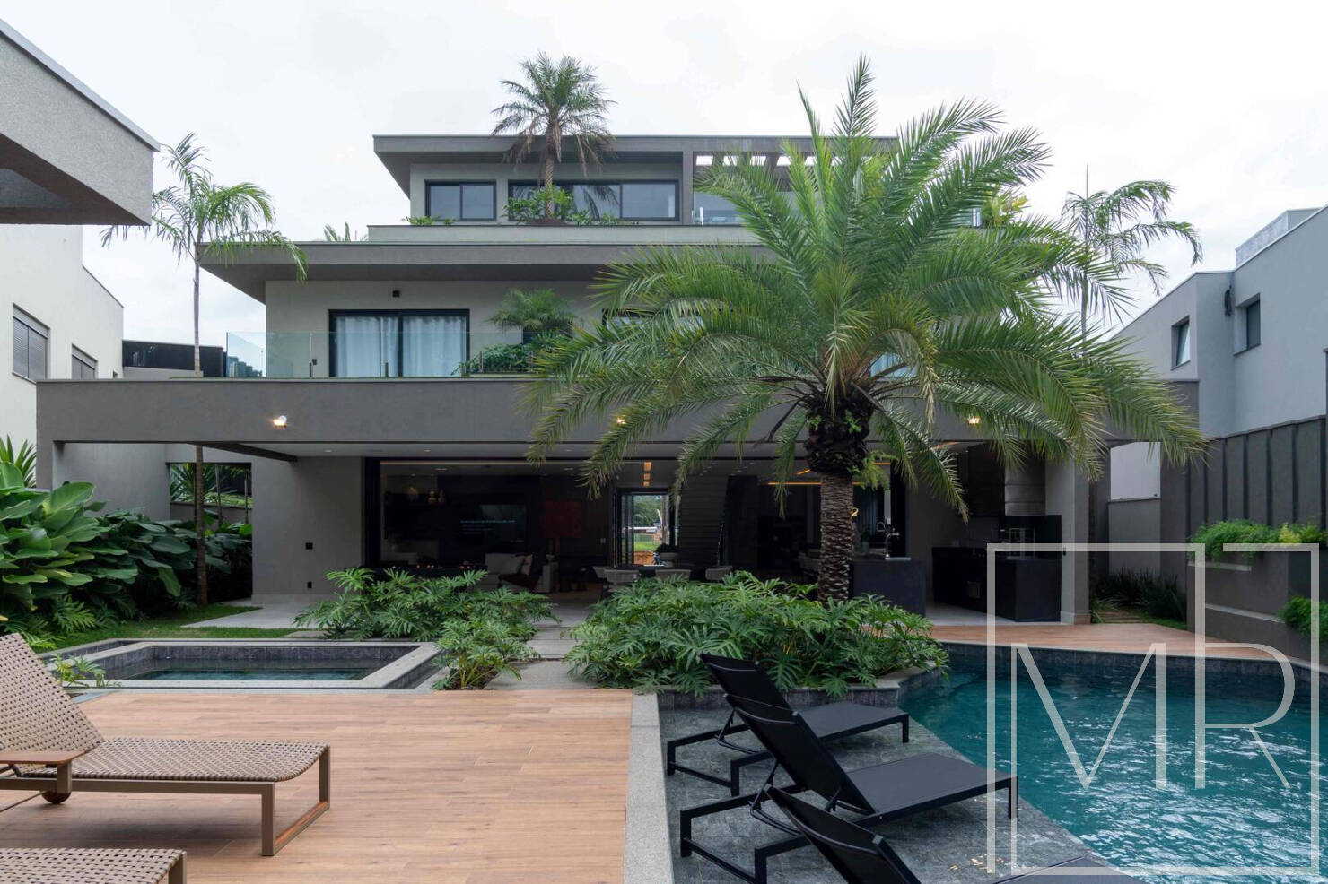 Casa, 7 quartos, 670 m² - Foto 1