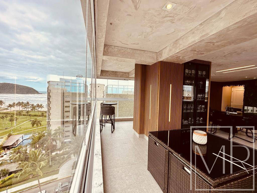 Cobertura, 3 quartos, 214 m² - Foto 2
