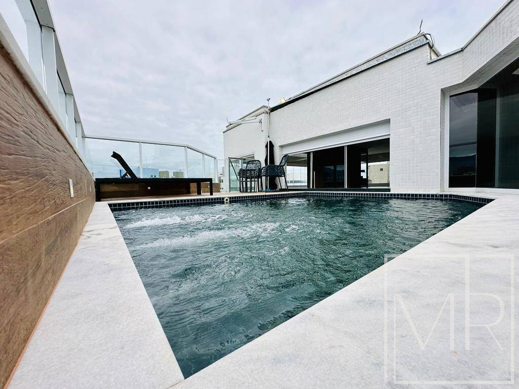 Cobertura, 3 quartos, 214 m² - Foto 1