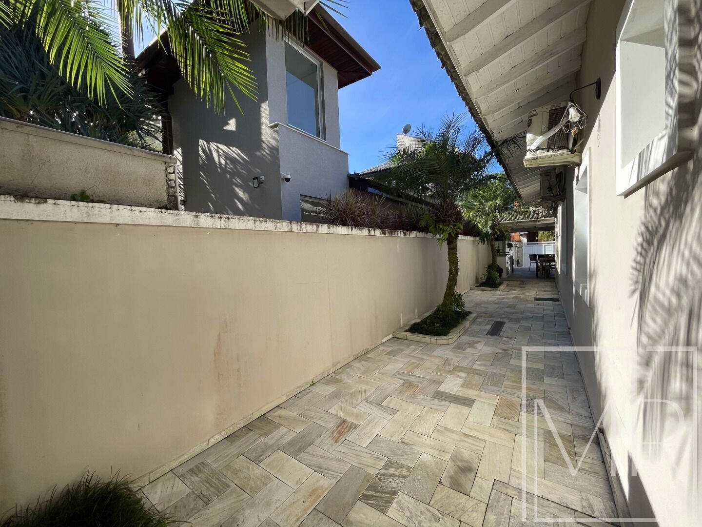 Casa, 4 quartos, 240 m² - Foto 4