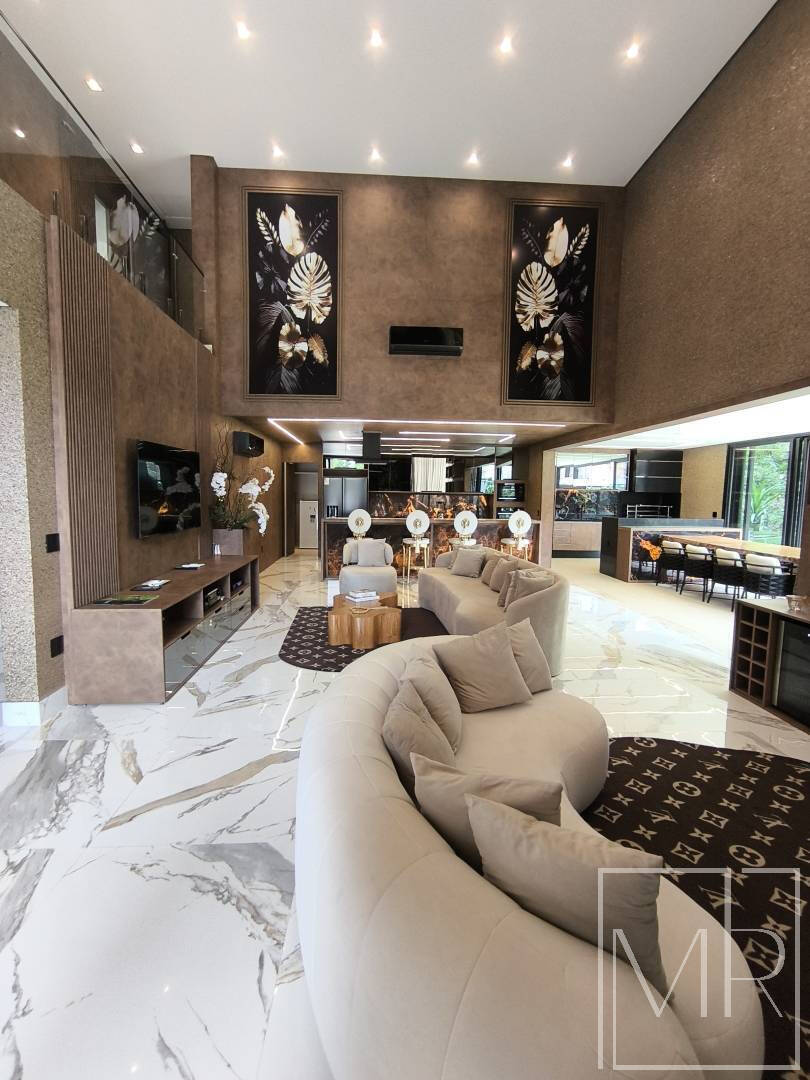 Casa, 6 quartos, 550 m² - Foto 1