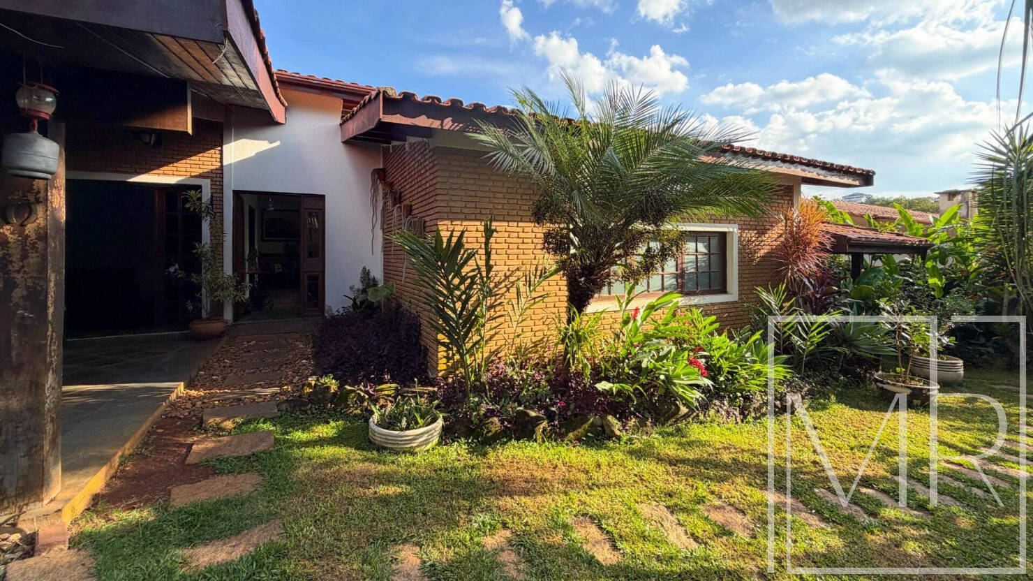 Casa, 4 quartos, 335 m² - Foto 1