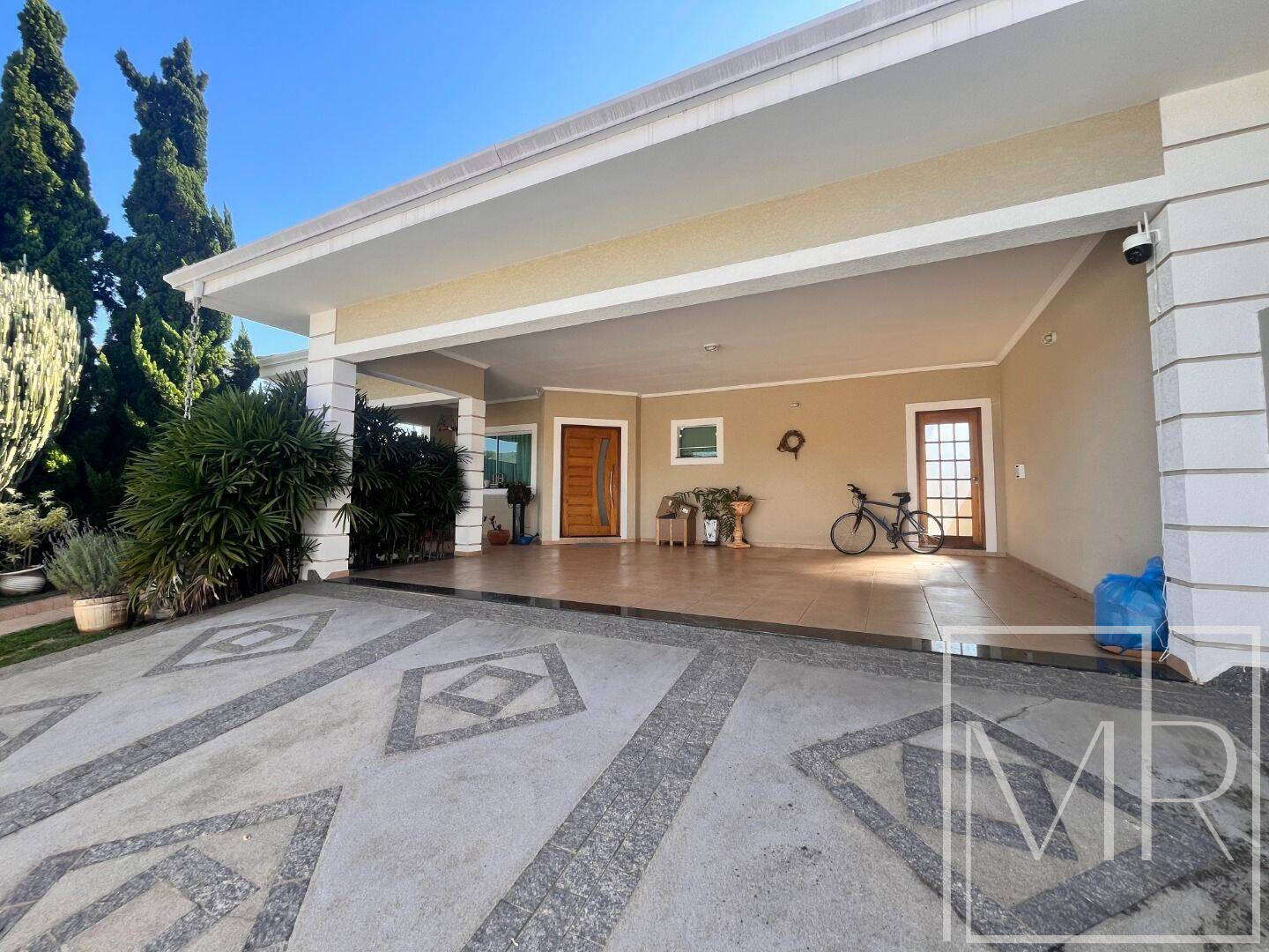 Casa, 3 quartos, 285 m² - Foto 1