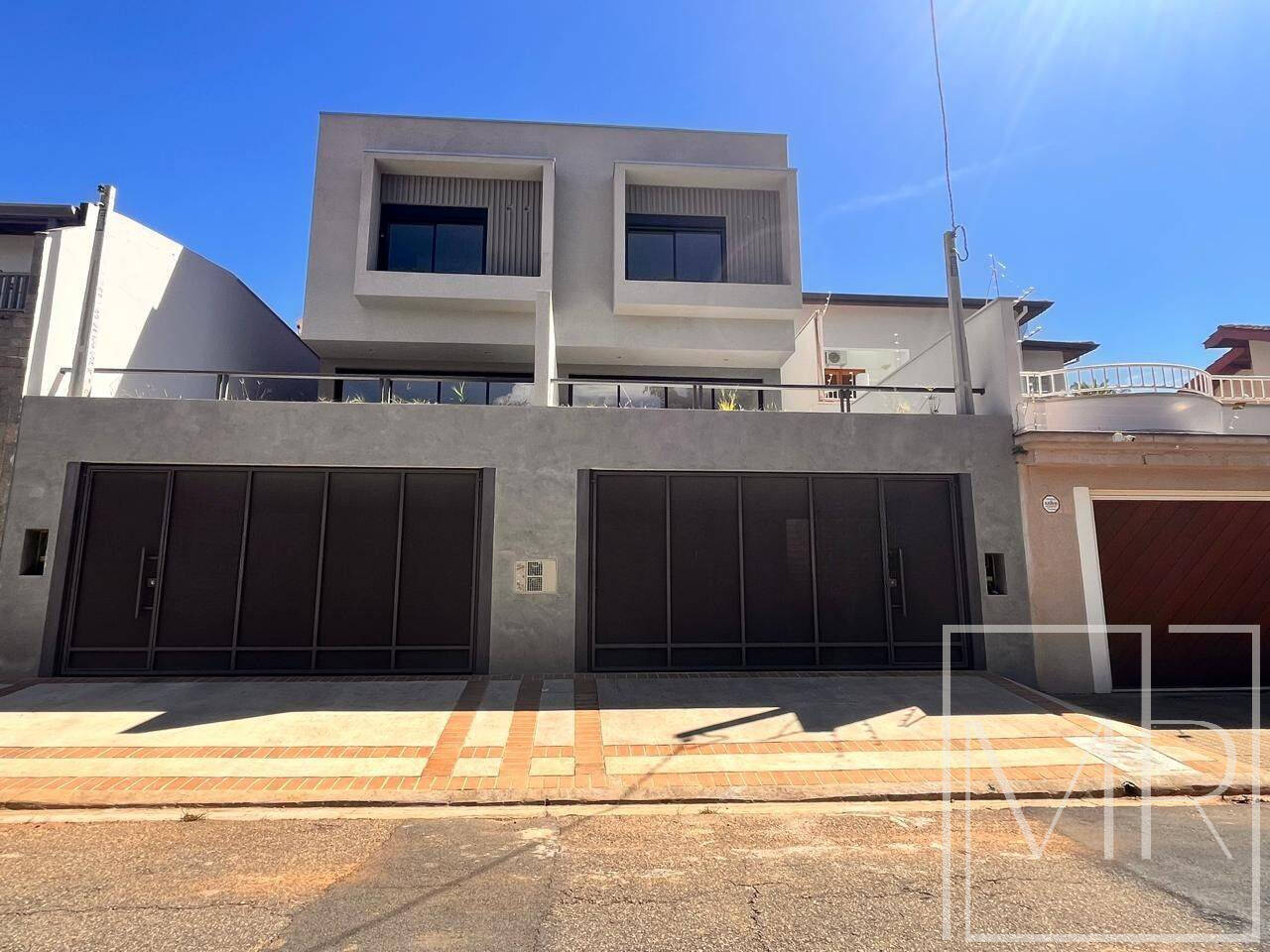 Casa, 3 quartos, 166 m² - Foto 1